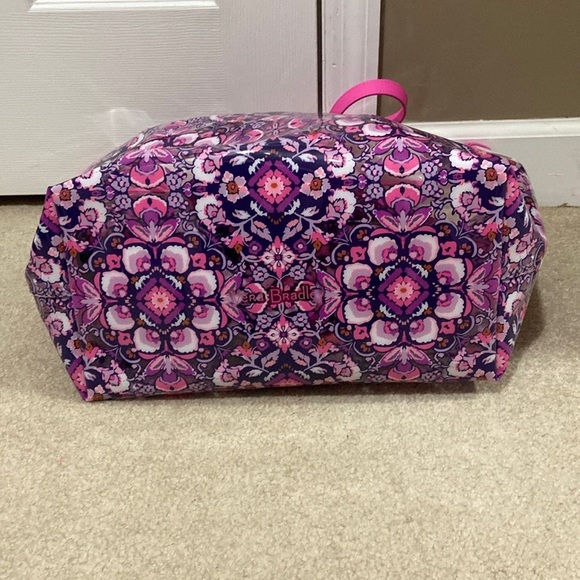 NEW VB beach bag w small zip bag and towel in Magenta Medallion pattern - Picture 7 of 7